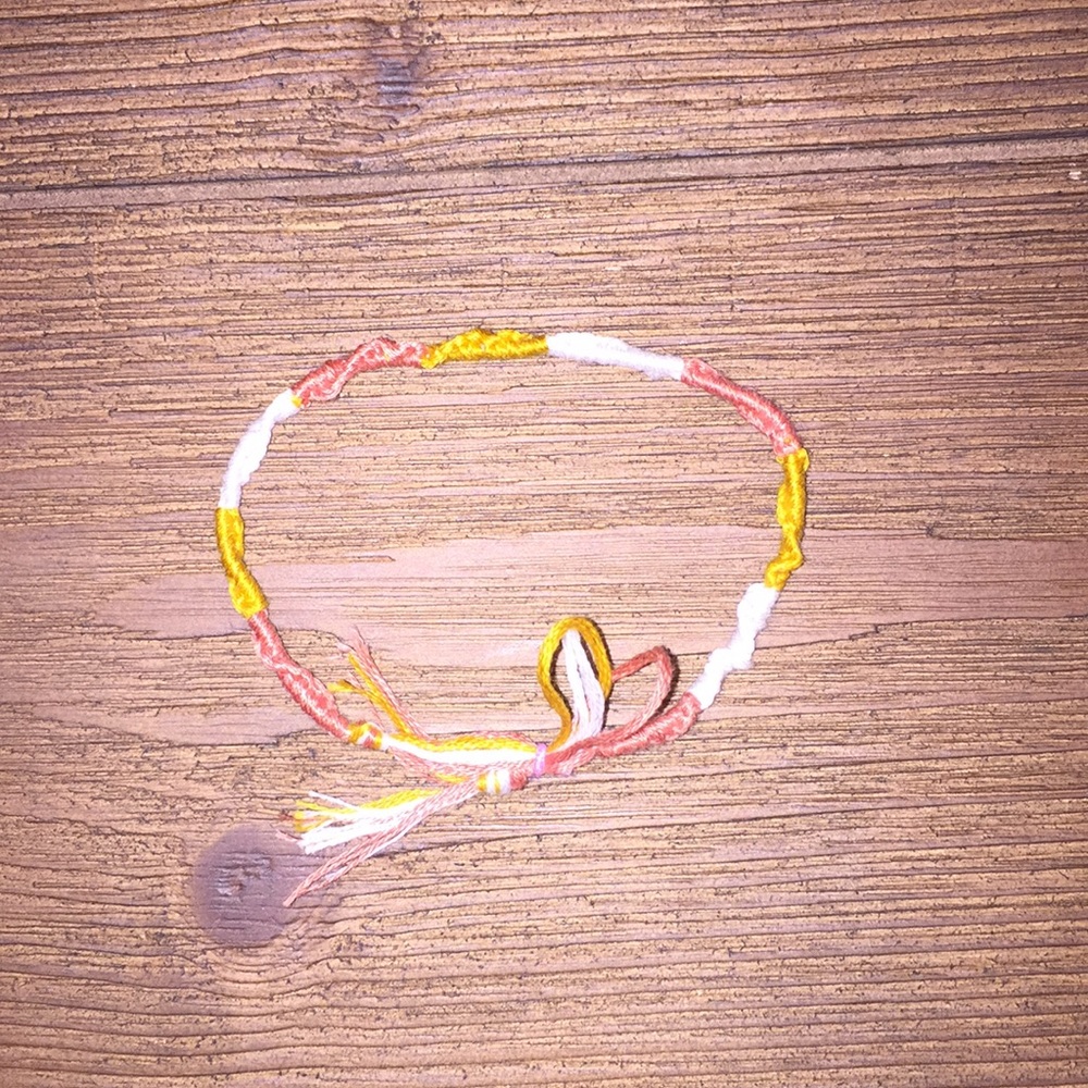 Adjustable braclete